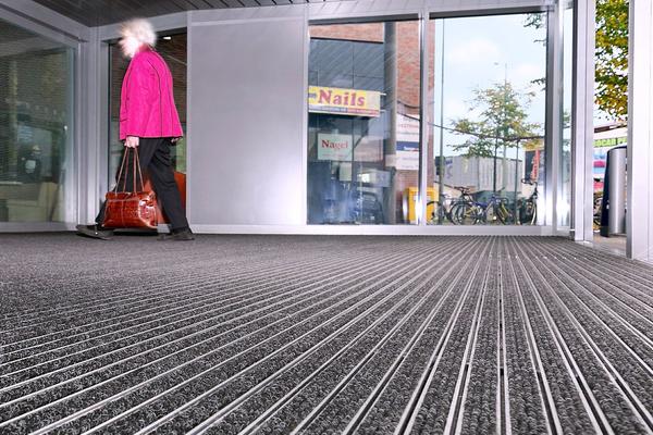 SUPERMARKETS & RETAIL OUTLETS ENTRANCE MATTING