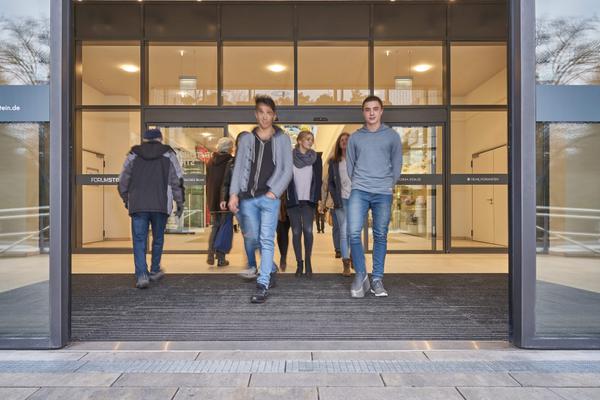 SHOPPING CENTRE & DEPARTMENT STORE ENTRANCE MATTING